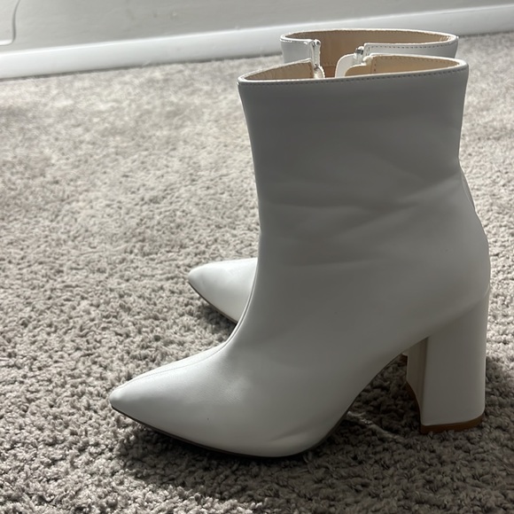 White Boots - Picture 3 of 3